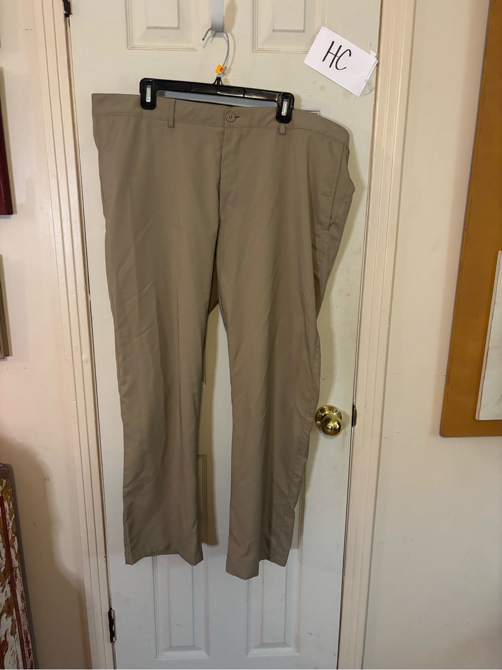 Roundtree & Yorke Men's Chinos in Khaki Tan